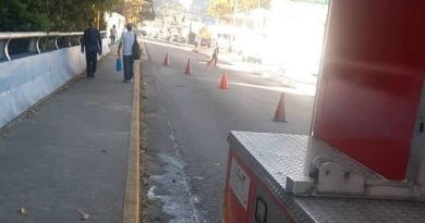 Bomberos evitaron que una mujer se lanzara de un viaducto en Mérida